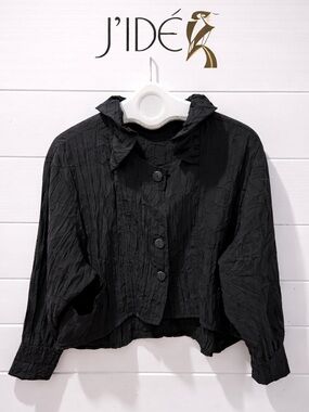 J’IDÉE K by Sarafina Paris black textured cropped jacket, size M/L.